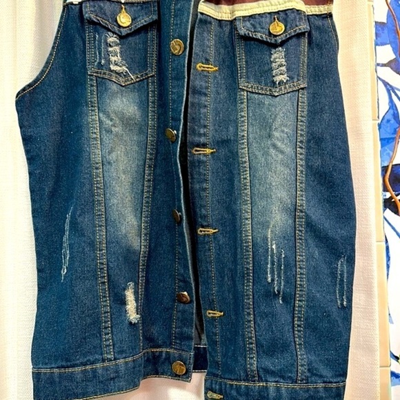 Women’s Camo Classic Fashion Stars & Stripes Distressed Denim Vest - Picture 3 of 8